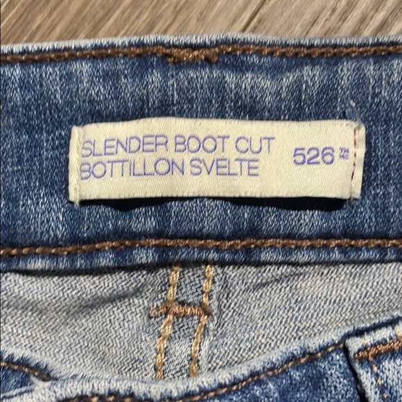 Women’s Levi’s 526 Slender Boot Cut Jeans Sz 8 - Picture 3 of 5